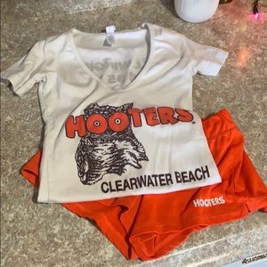 Hooters girl uniform (worn)